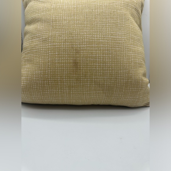 ASHLEY FURNITURE PILLOWS - Picture 12 of 16